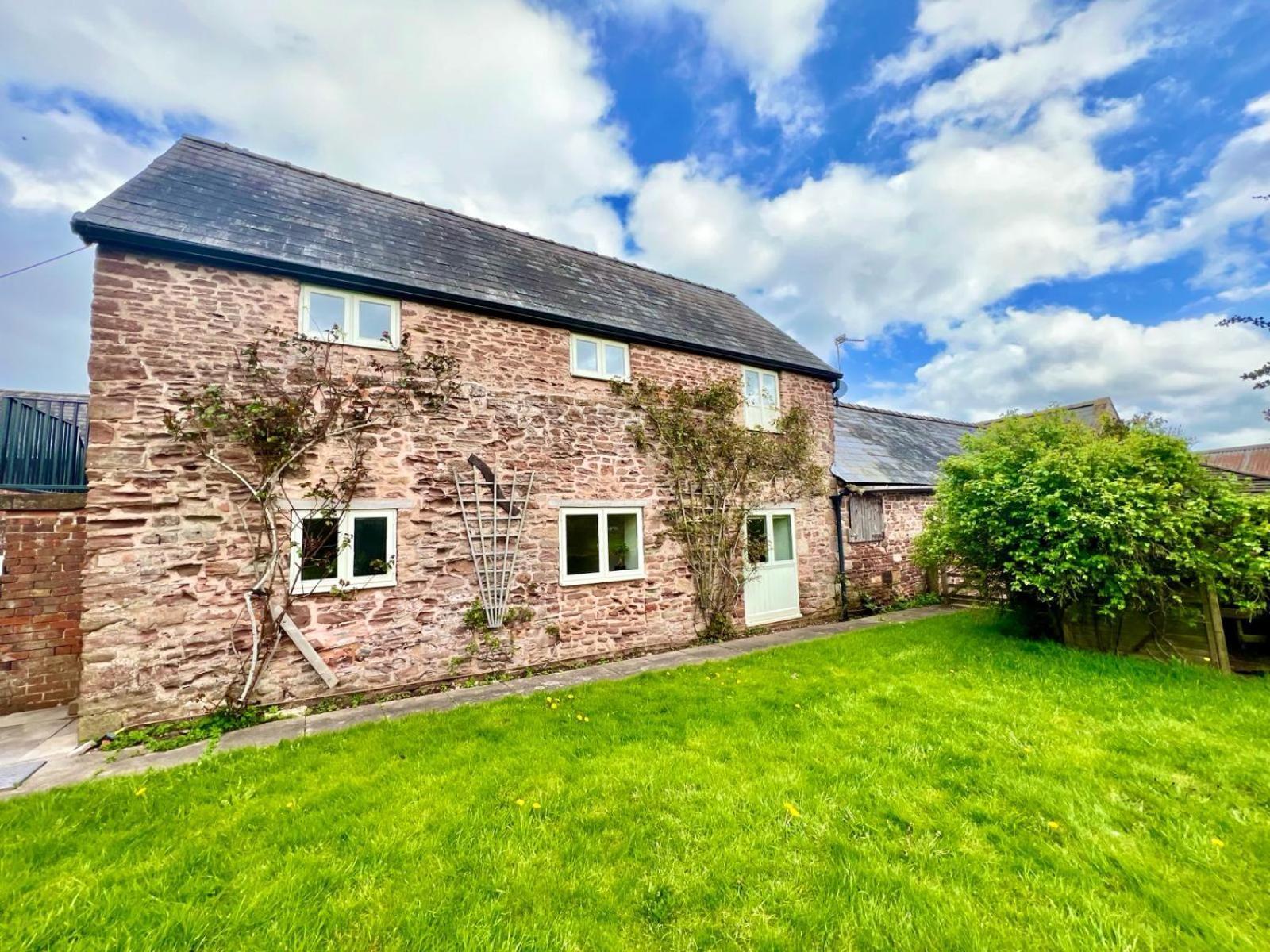 Abenhall Cottages Mitcheldean Exterior photo